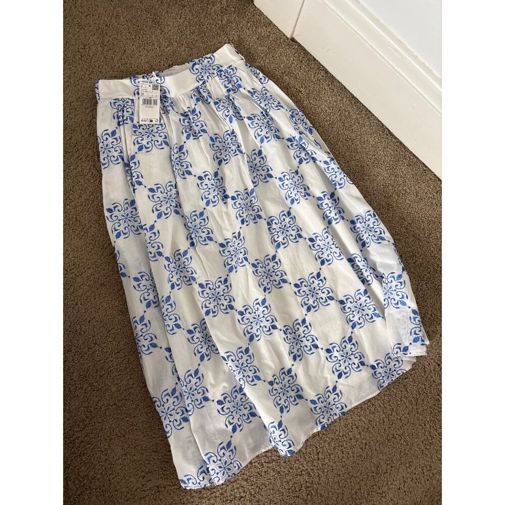 Mango Embroidered White & Blue Midi Skirt With Floral Pattern, new with tags - Picture 2 of 5